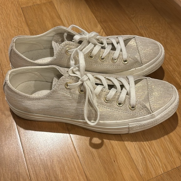 Gold Converse - Picture 3 of 3